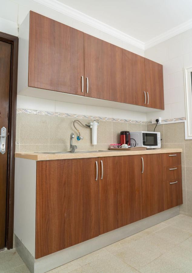Zodiac Hotel Apartments Fahaheel Kuwait City Esterno foto