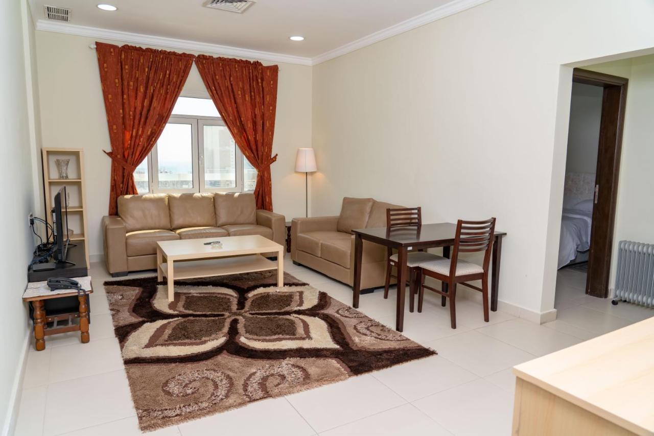 Zodiac Hotel Apartments Fahaheel Kuwait City Esterno foto